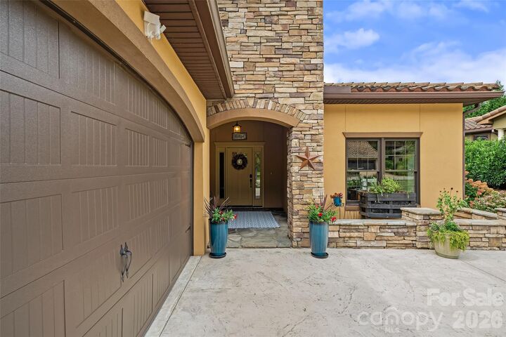 Property Photo:  25 Ocaso Drive  NC 28806 