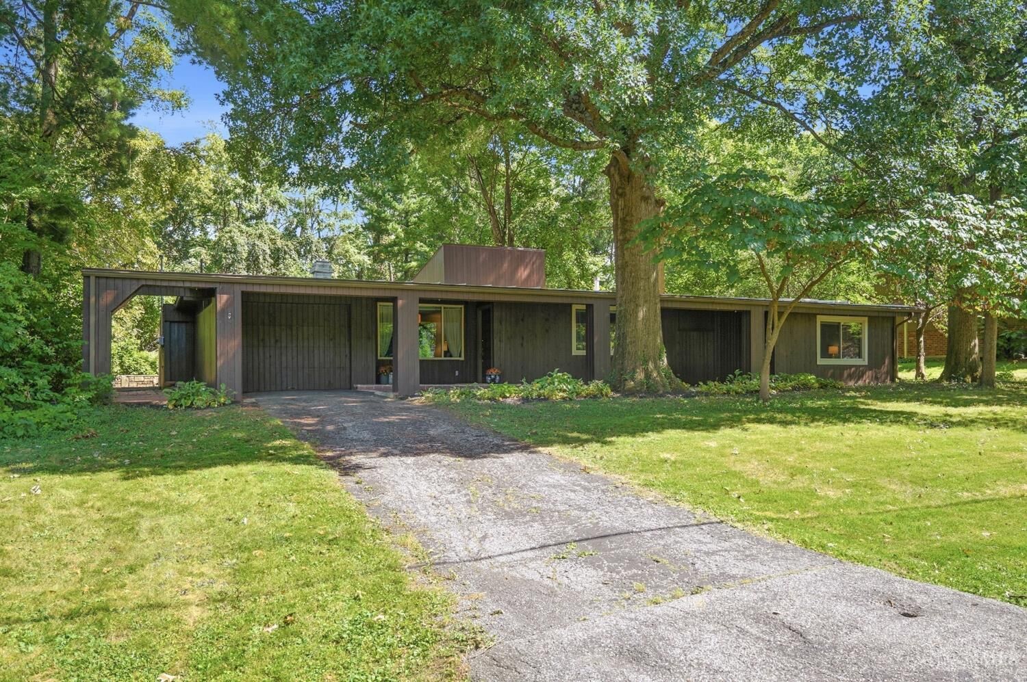 Property Photo: 9084 Arrowhead Court OH 45231