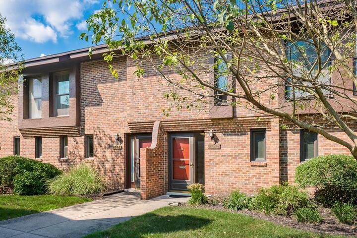 Property Photo:  2802 Churchill Drive  OH 43221 