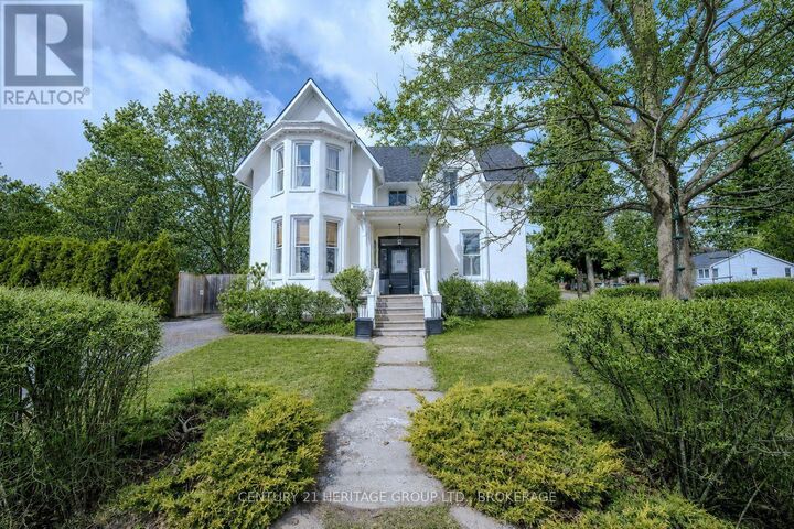 Photo de la propriété: 201 Bridge Street West ON K7R 2E5