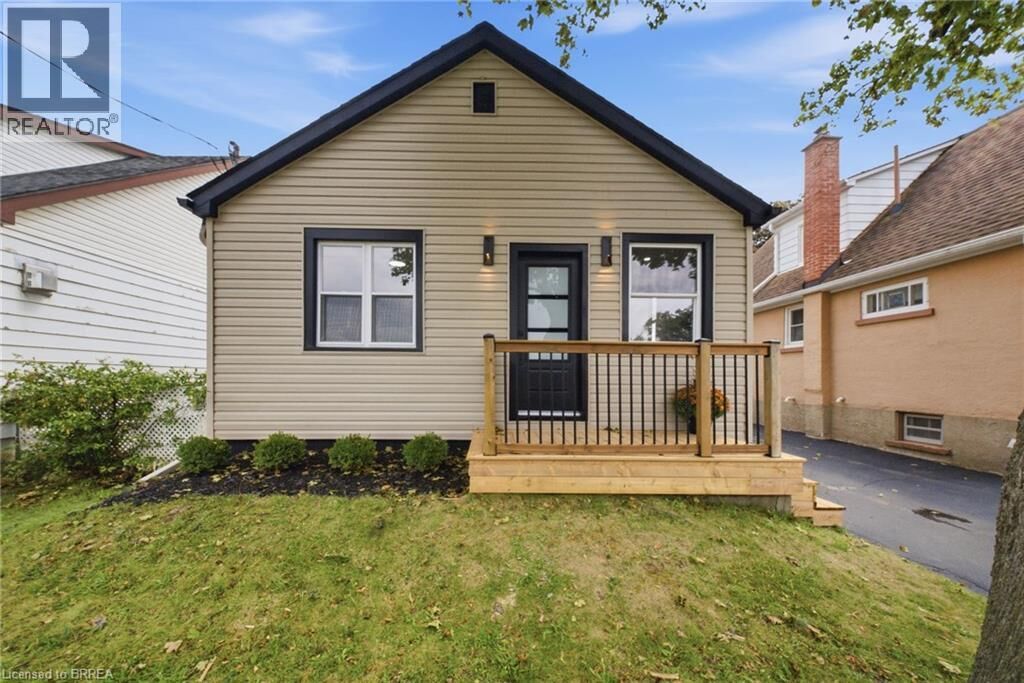 Property Photo:  77 Abigail Avenue  ON N3R 4S4 