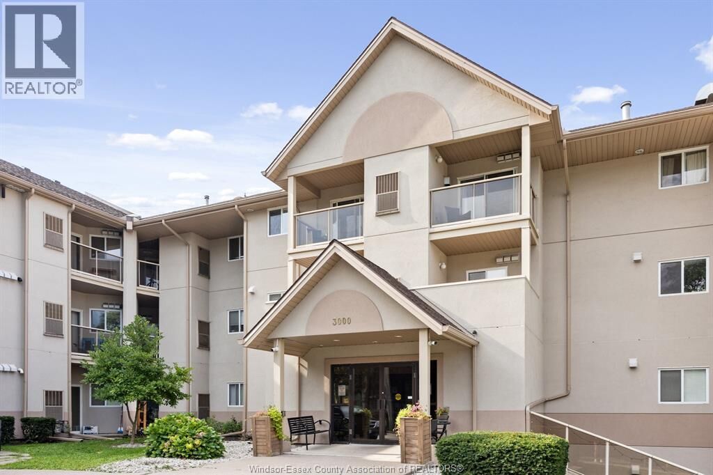 Property Photo:  3000 Sandwich Street East 413  ON N9C 4G3 