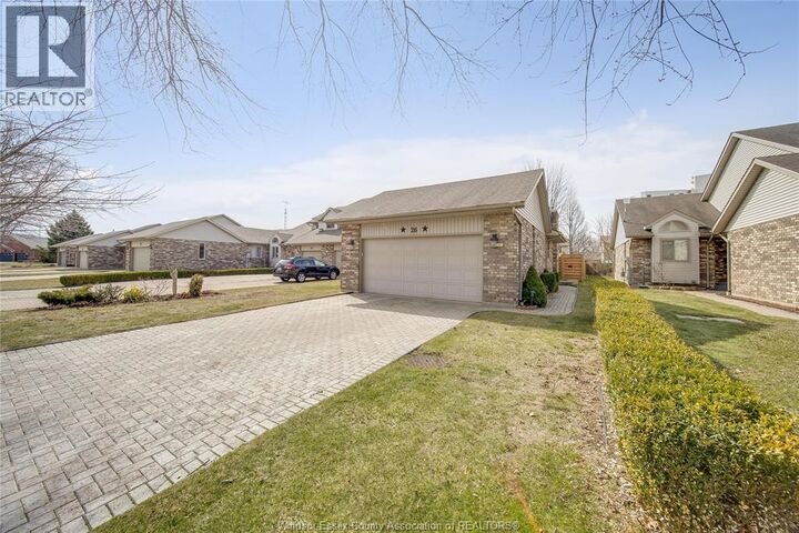 Property Photo:  26 Cheyenne Court  ON N8H 5E3 