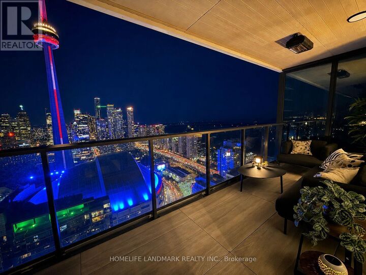 Property Photo:  3 Concord Cityplace Way 5309  ON M5V 0X4 