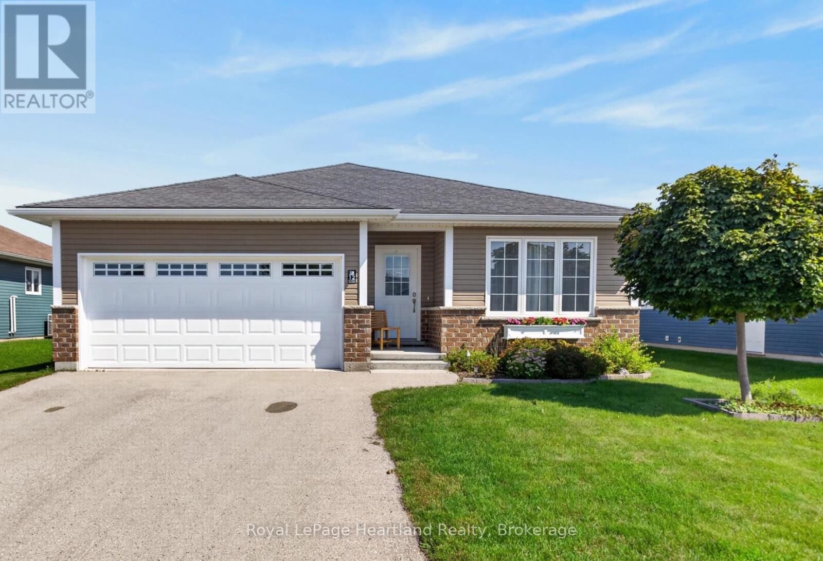 Property Photo:  12 Windward Way North  ON N7A 0C6 