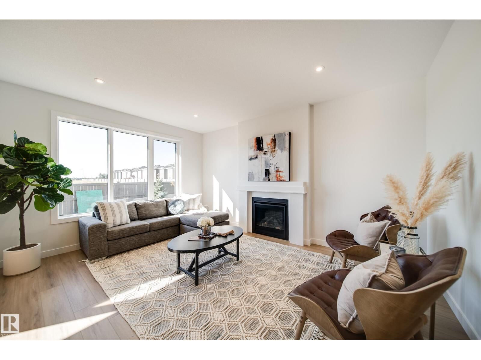 Property Photo: 77 Chartres Cl AB T8T 2E1
