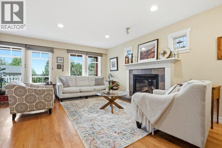 Property Photo:  272 East Osborne Road  BC V7N 1M1 
