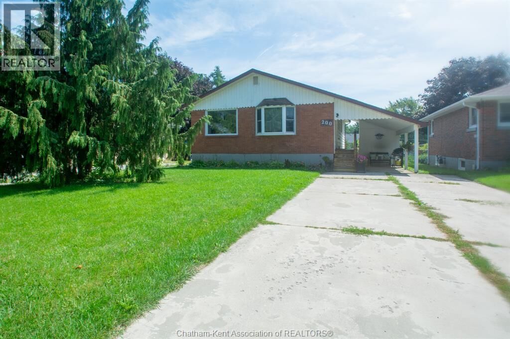 Property Photo:  200 John Street East  ON N0P 1A0 