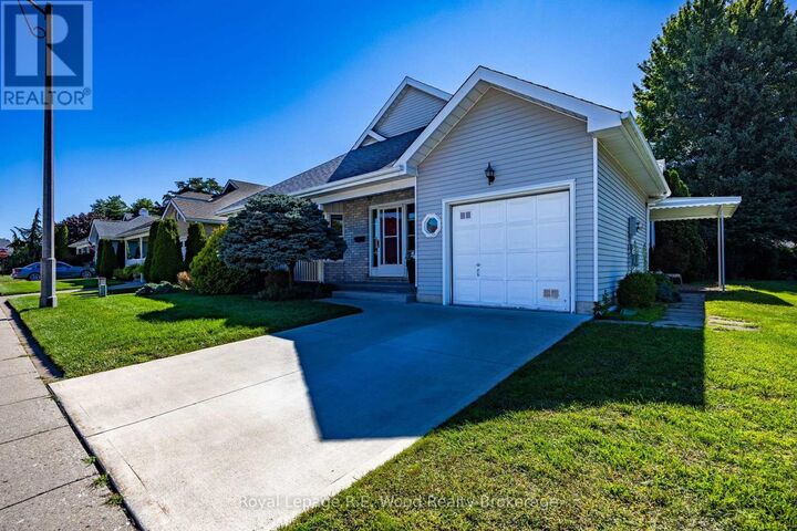 Property Photo: 7 Seres Drive ON N4G 5E6