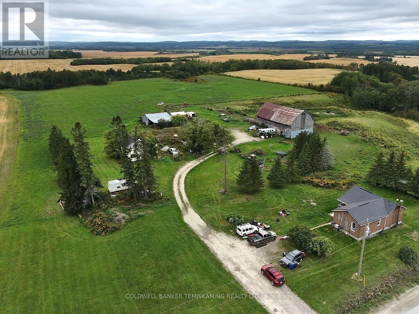 Photo de la propriété:  864140 Uno Park Road  ON P0J 1P0 