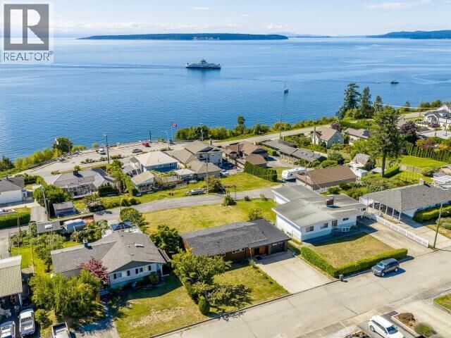 Property Photo:  4109 Whalen Ave  BC V8A 2R8 