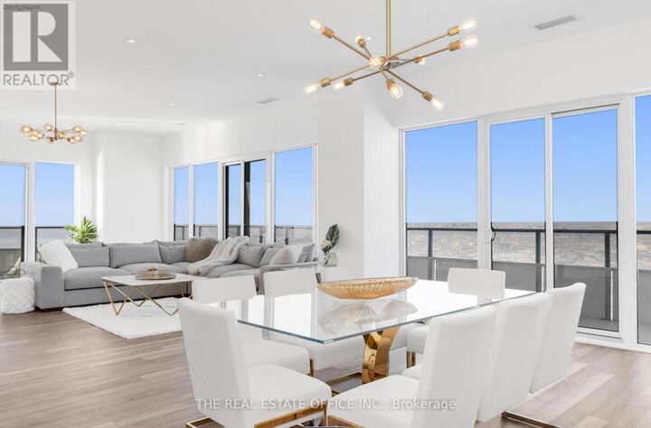 Property Photo:  30 Shore Breeze Drive Uph01a  ON M8V 0J1 