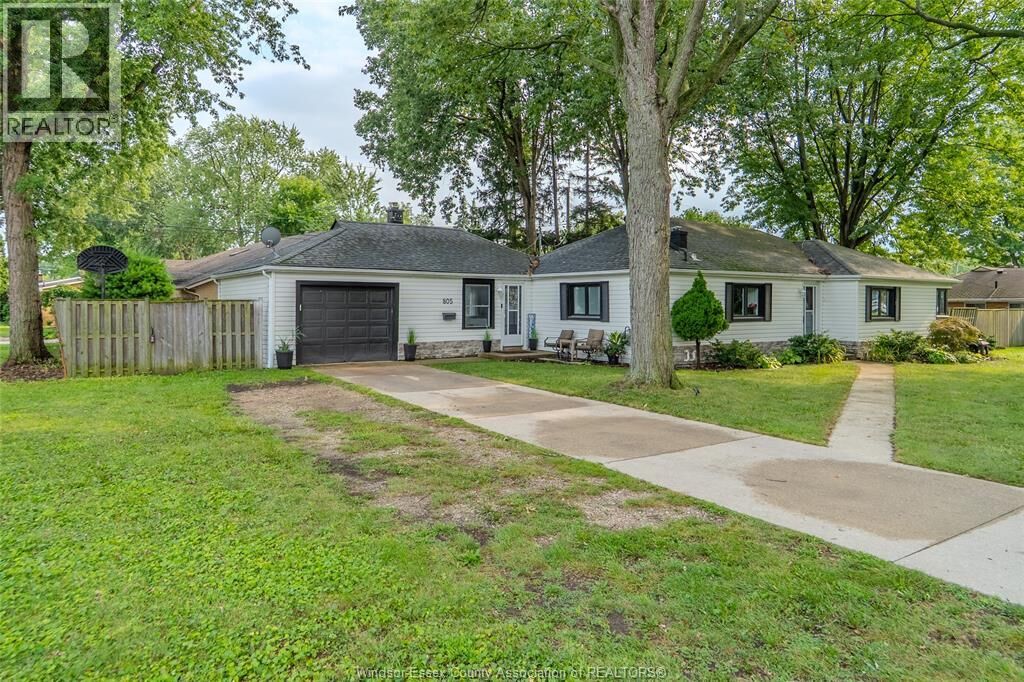 Property Photo:  805 Roselawn Drive  ON N9E 1K7 