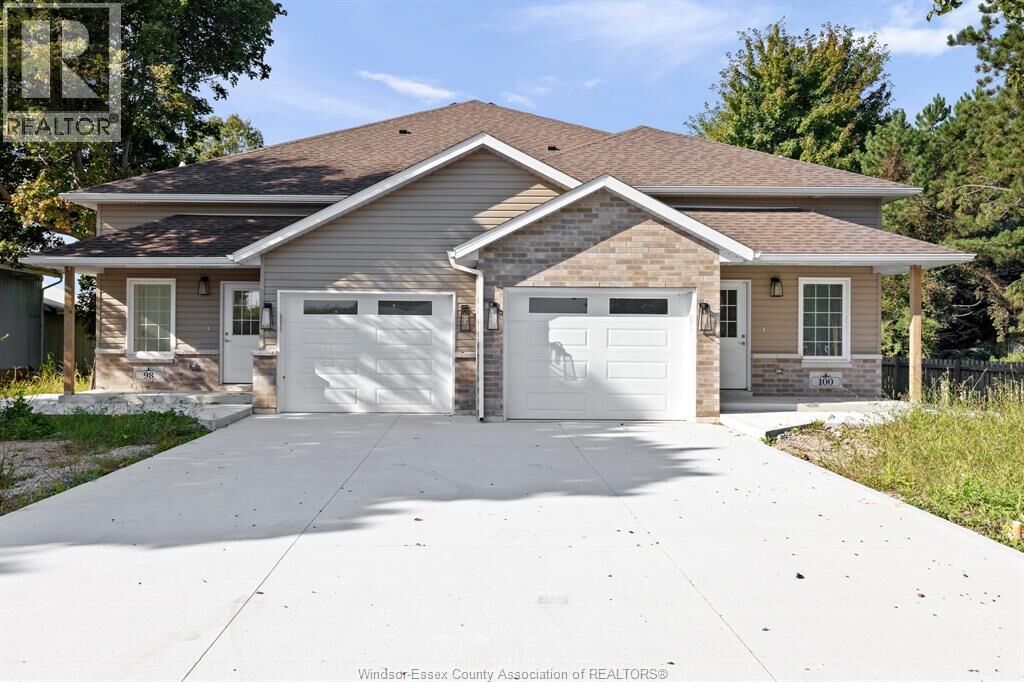 Property Photo:  98 Erie Street North  ON N0P 2C0 