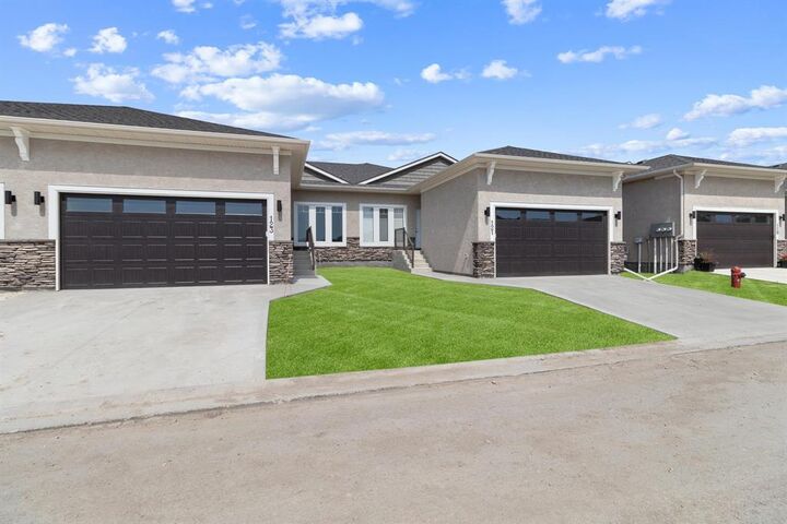 Property Photo:  804 Manitoba Avenue  MB R1A 2C9 
