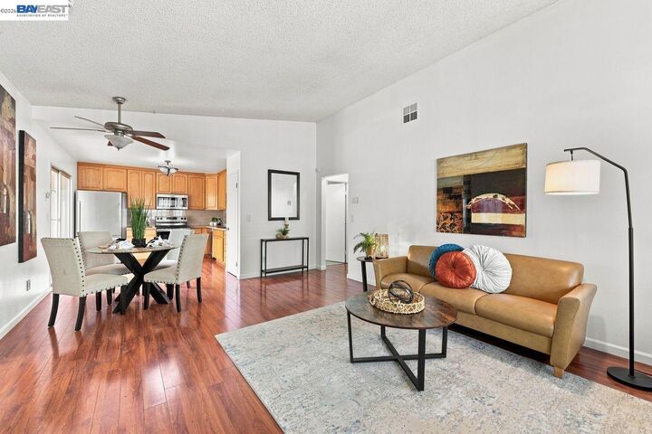 Property Photo:  47 Raintree Ct 6  CA 94544 