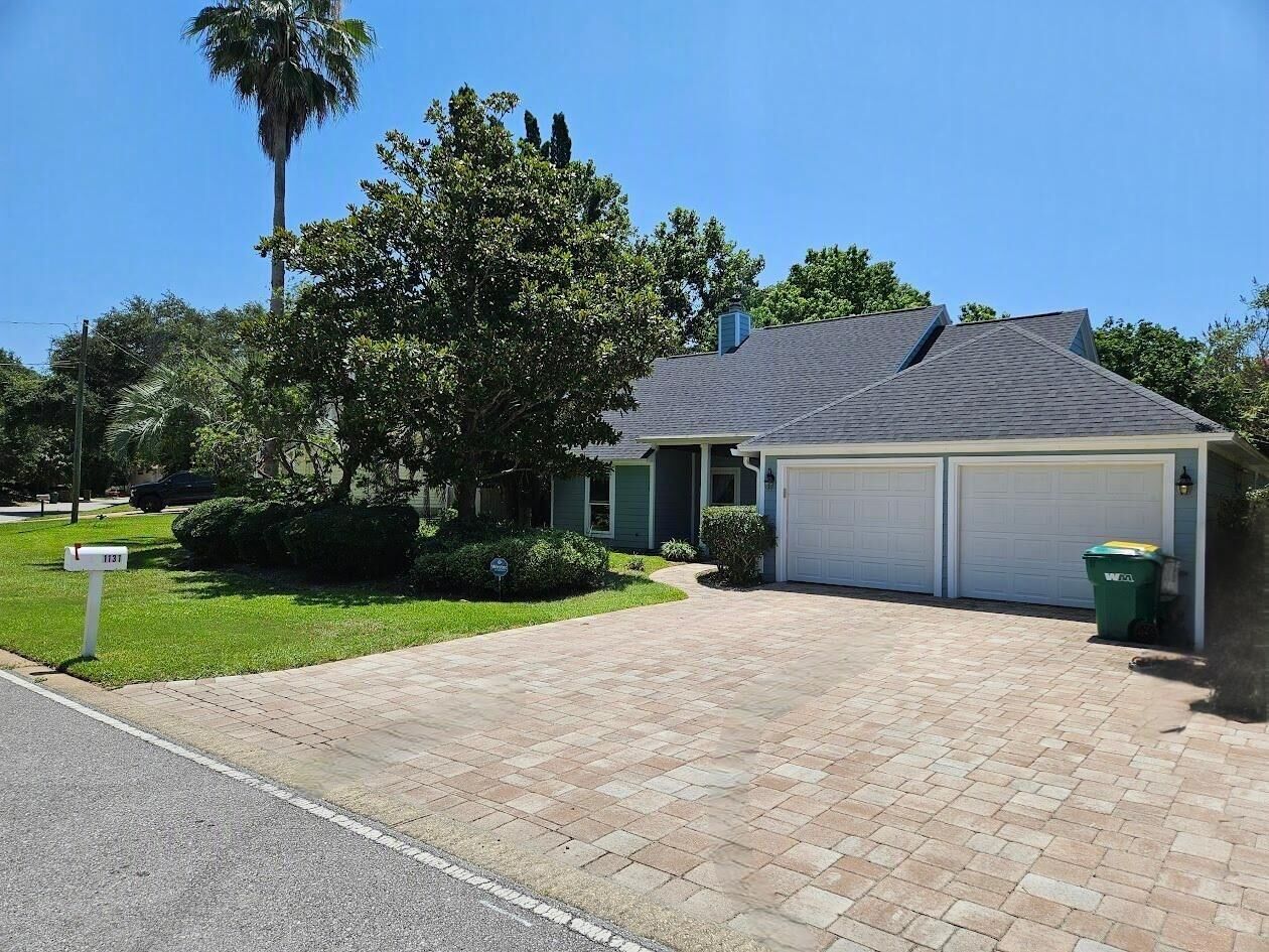 Property Photo:  1131 Bay  FL 32541 