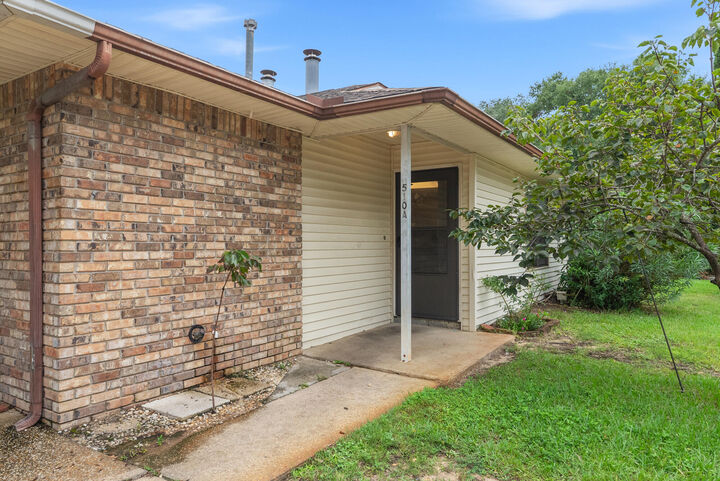 Property Photo: 510 NW Parkview Road A &Amp B FL 32547