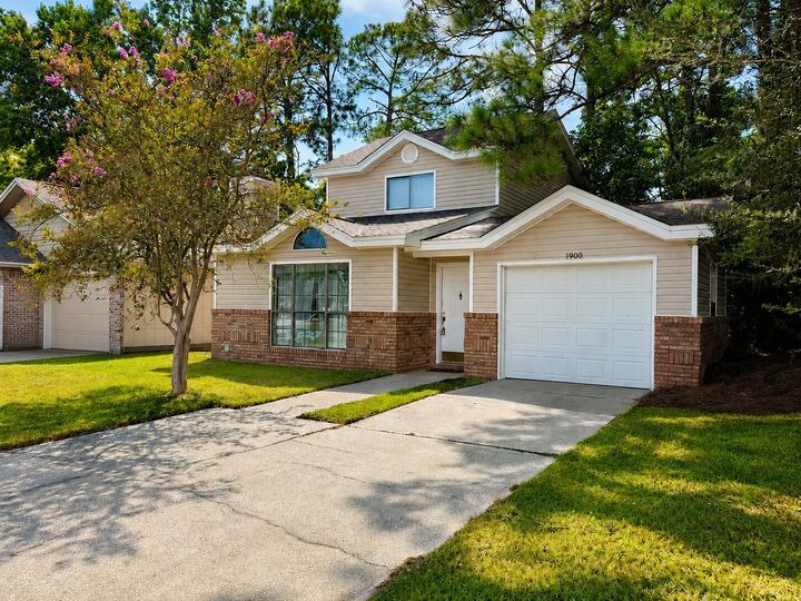Property Photo:  1900 Squirrel Path  FL 32547 