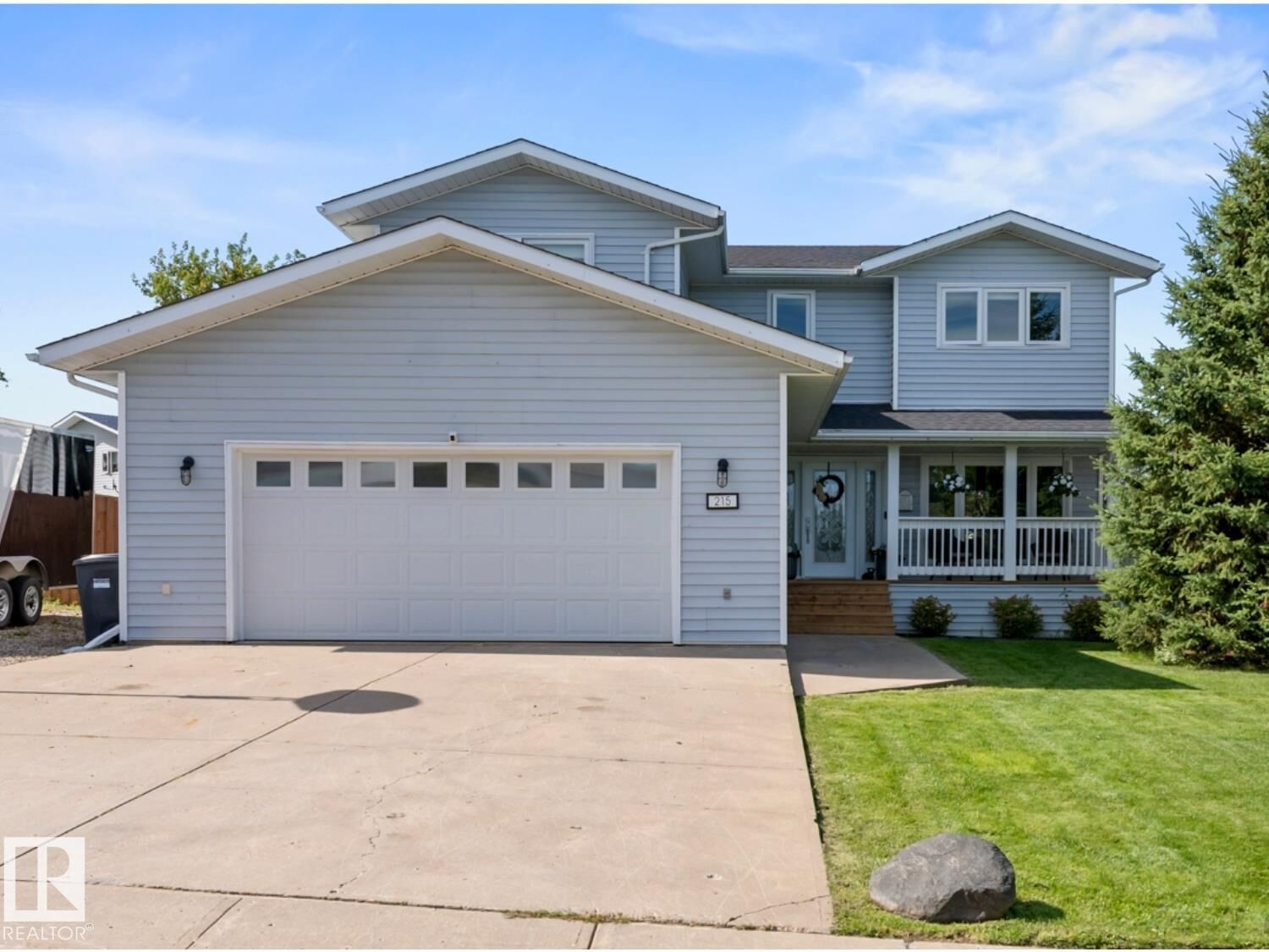Property Photo:  215 18 Street  AB T9M 1B6 