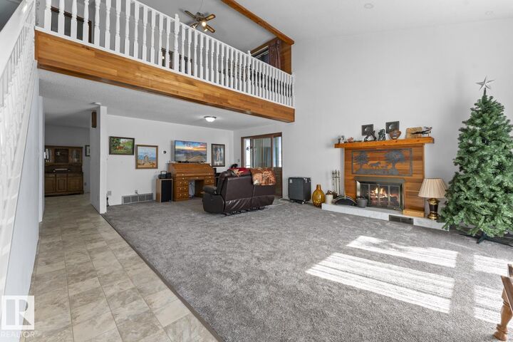Property Photo:  1102 13 Avenue  AB T9M 1J4 