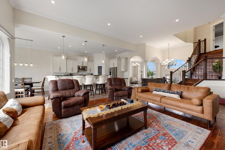 Property Photo:  282 Ozerna Road NW  AB T5Z 3M6 