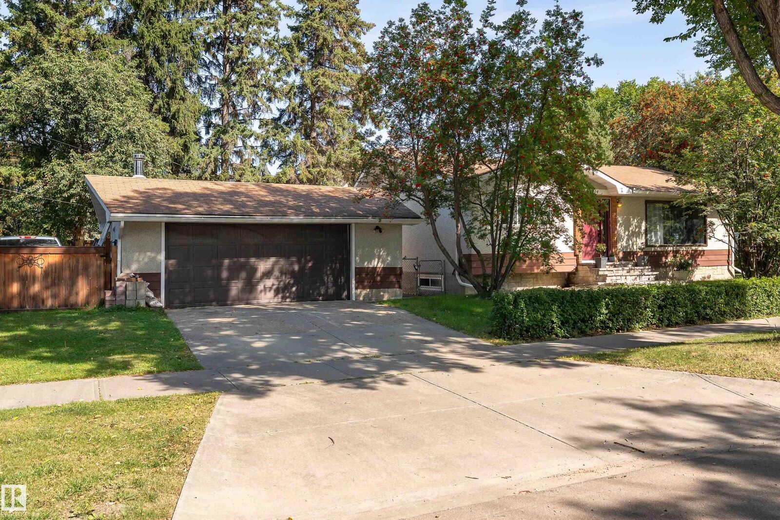 Property Photo:  14906 76 Avenue NW  AB T5R 2Z6 