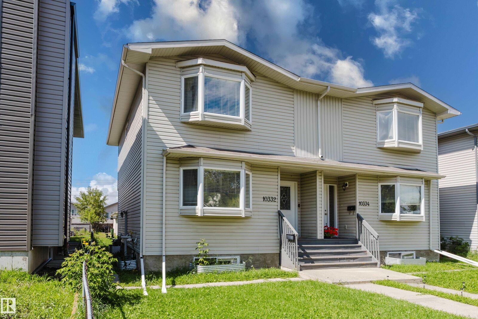 Property Photo:  10332 161 Street NW  AB T5P 3J3 