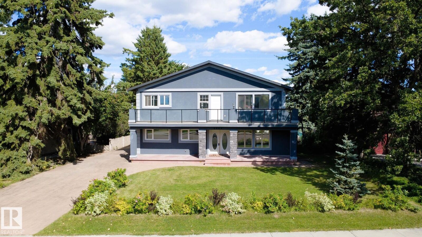Property Photo:  6804 102A Avenue NW  AB T6A 0R9 
