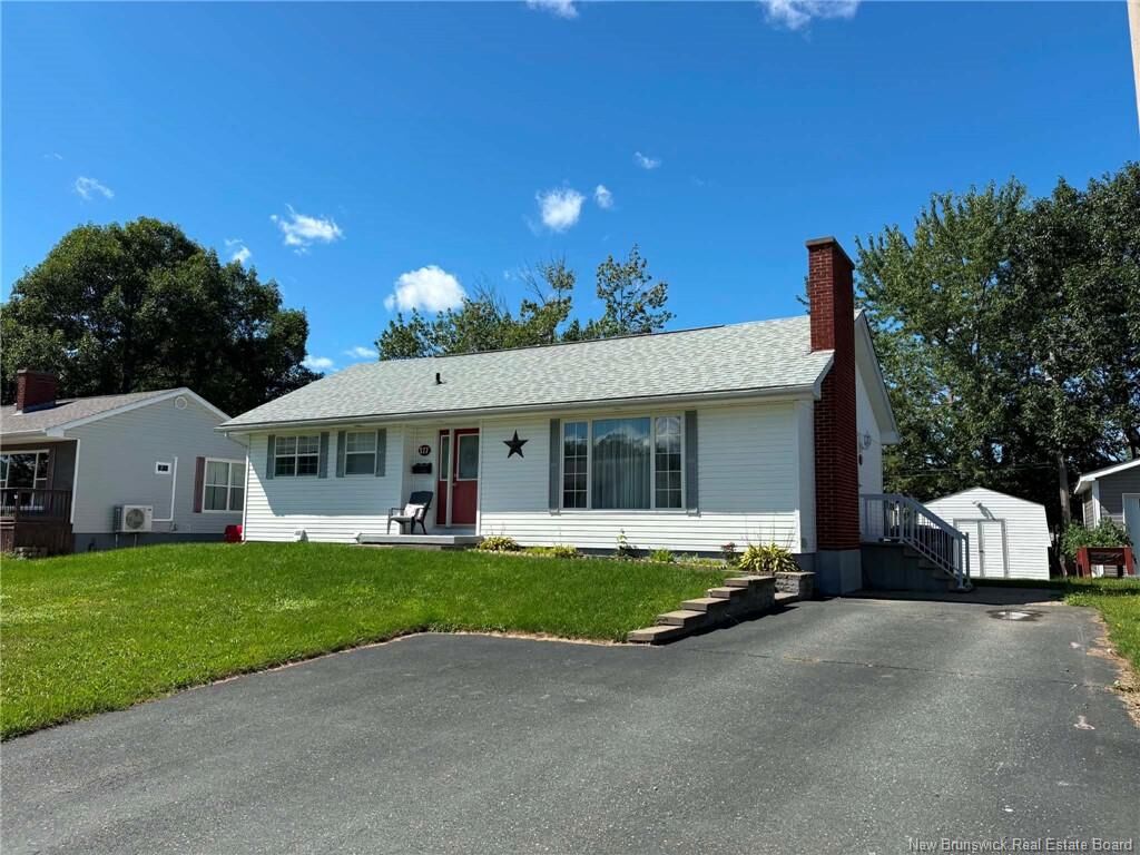 Property Photo:  377 Sunset  NB E1V 1A3 