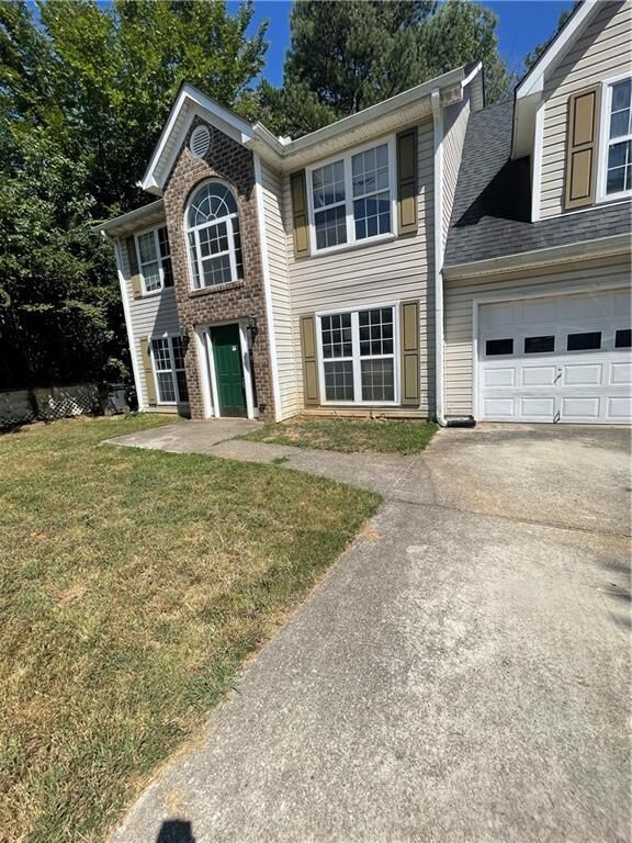 Property Photo: 701 Simon Park Circle GA 30045