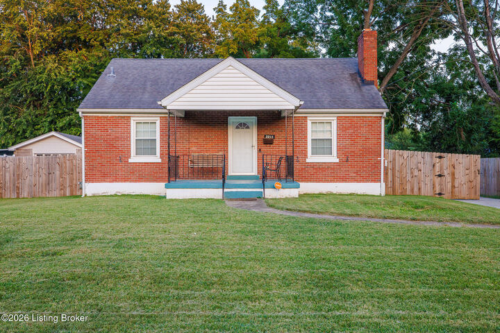 Property Photo: 3211 Verna Rd KY 40216