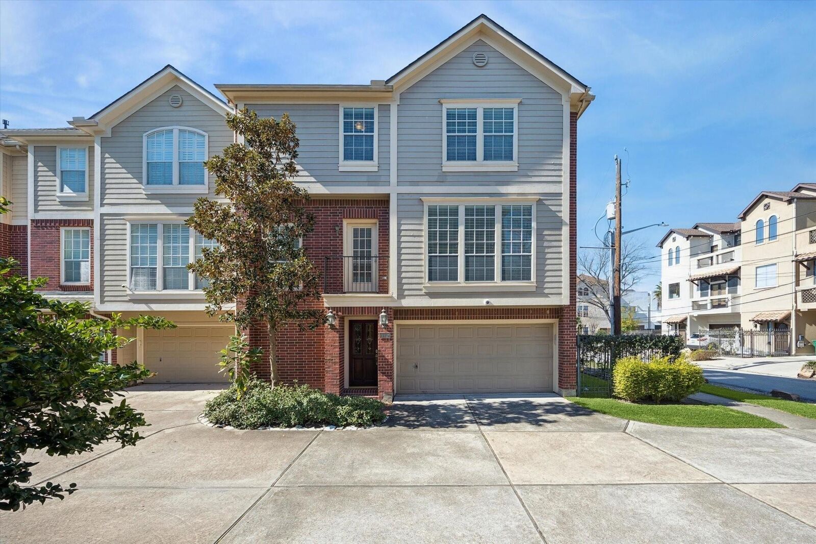 Property Photo:  4113 Blossom Street A  TX 77007 