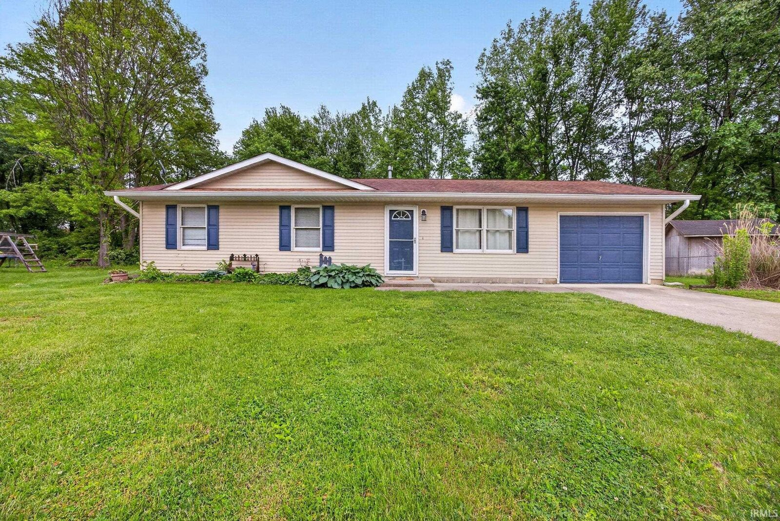 Property Photo:  433 S Tulip Tree Court  IN 47429 