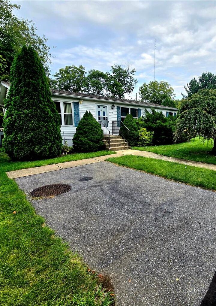 Property Photo:  3 Canterbury Court  PA 18040 