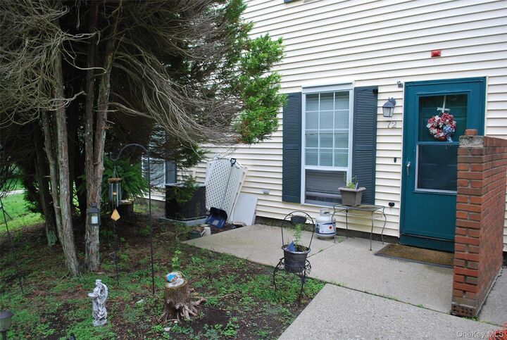 Property Photo:  72 The Rise  NY 10990 