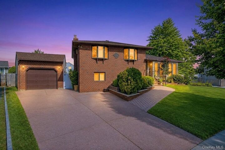Property Photo:  11 Verbena Court  NY 11801 