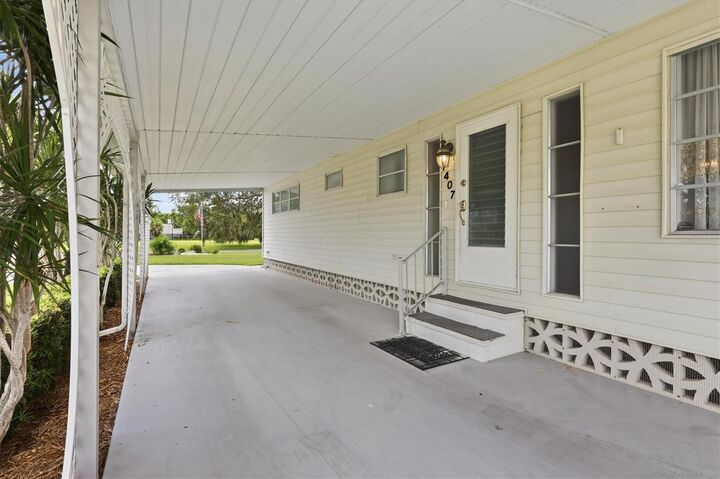 Property Photo:  1407 41st Avenue E  FL 34222 