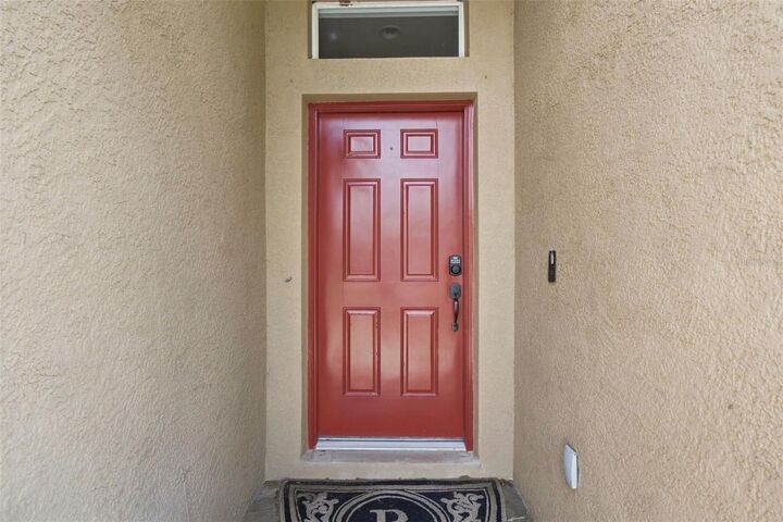 Property Photo: 9710 White Barn Way FL 33569