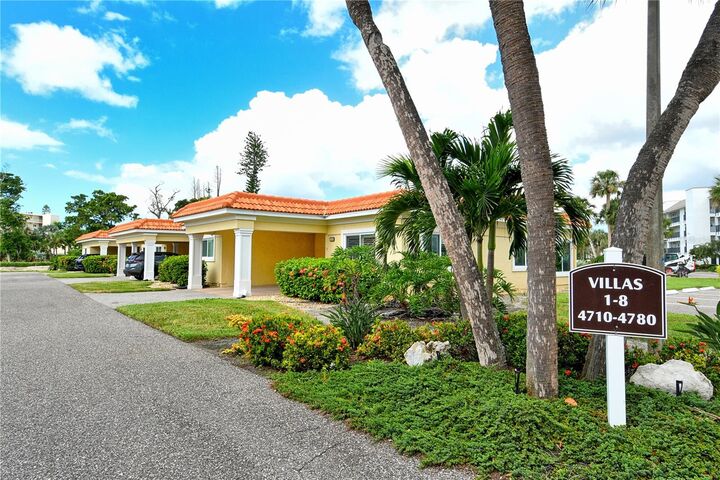 Property Photo: 4750 Gulf Of Mexico Drive Villa 8 FL 34228