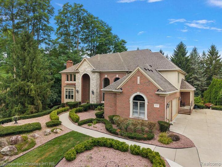 Property Photo:  5173 Serena Dr  MI 48098 2354 