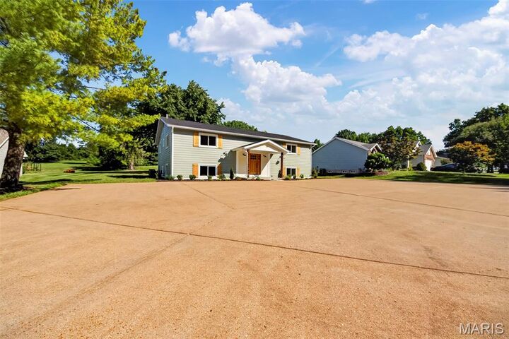 Property Photo: 200 Park Charles Boulevard S MO 63376