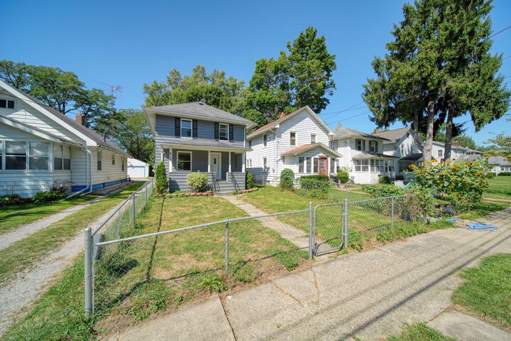 Property Photo:  610 N State Street  MI 49202 