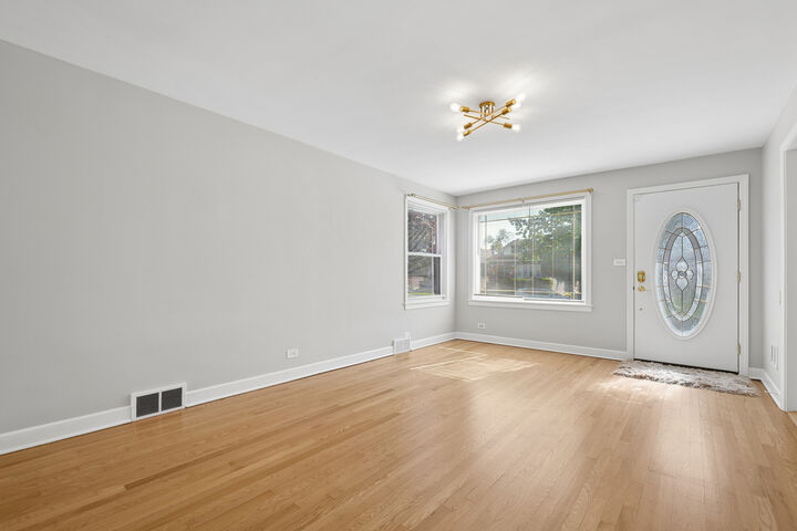Property Photo: 204 Bohland Avenue IL 60104