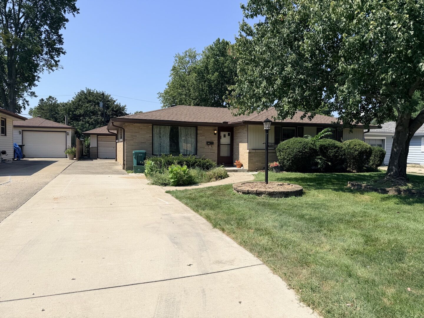 Property Photo: 1113 Lincoln Avenue IL 61350