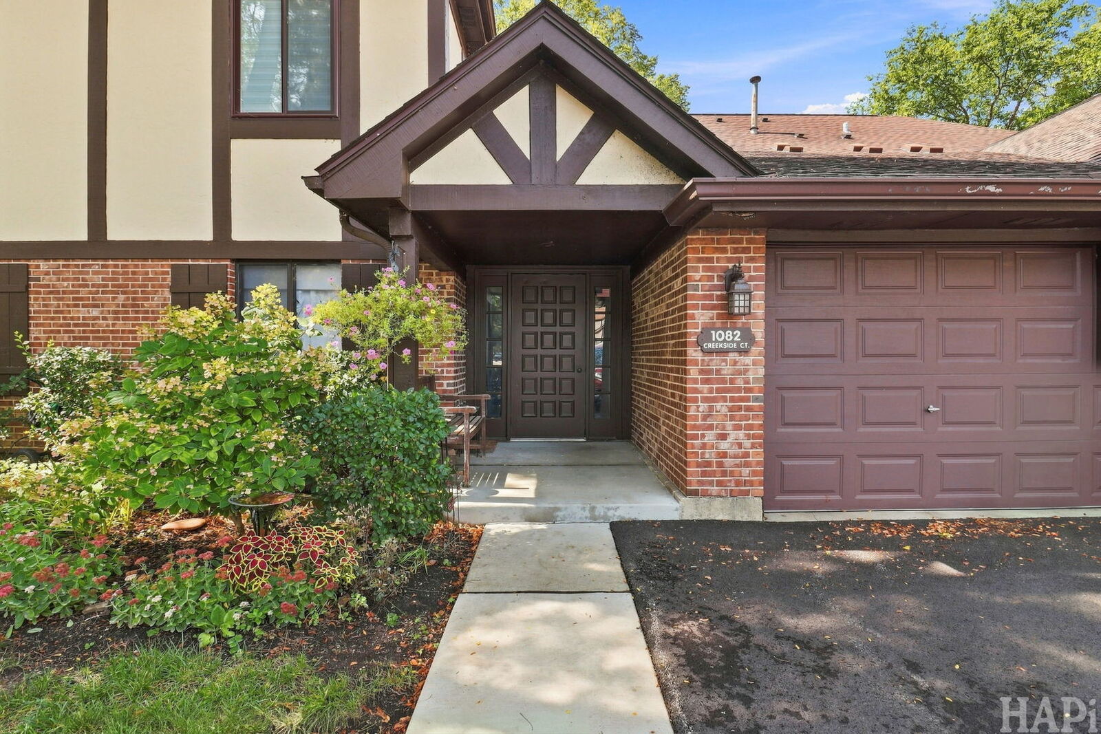 Property Photo:  1082 Creekside Court 2B  IL 60090 