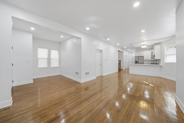 Property Photo: 7607 S May Street IL 60620