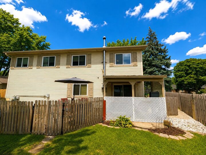 Property Photo: 1129 Bramble Avenue IL 60490