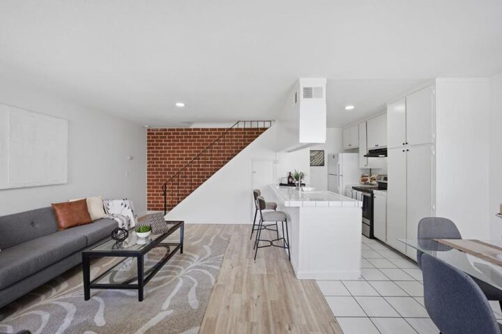 Property Photo:  811 North Capitol Avenue 3  CA 95133 