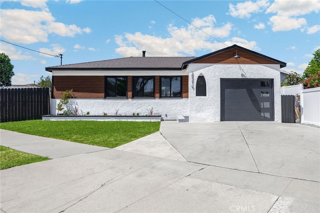 Property Photo:  25219 Ebony  CA 90717 